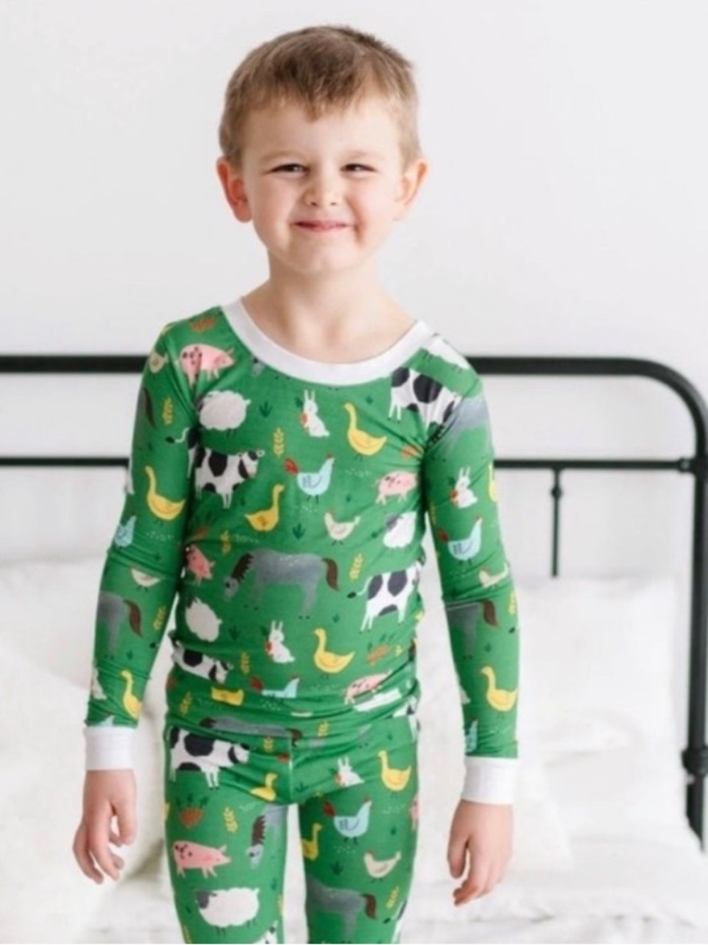 Excellent condition Little Sleepies Green Farm Animal Pajama LS Top Size: 4T